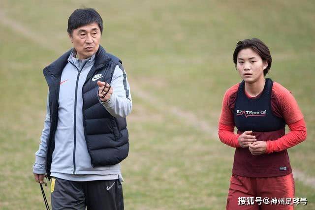 NBA总决赛G1-马刺负尼克斯 文班26+12布伦森30分